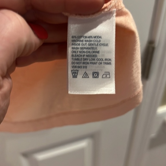 Nautica top with triangle cutout - Picture 3 of 3